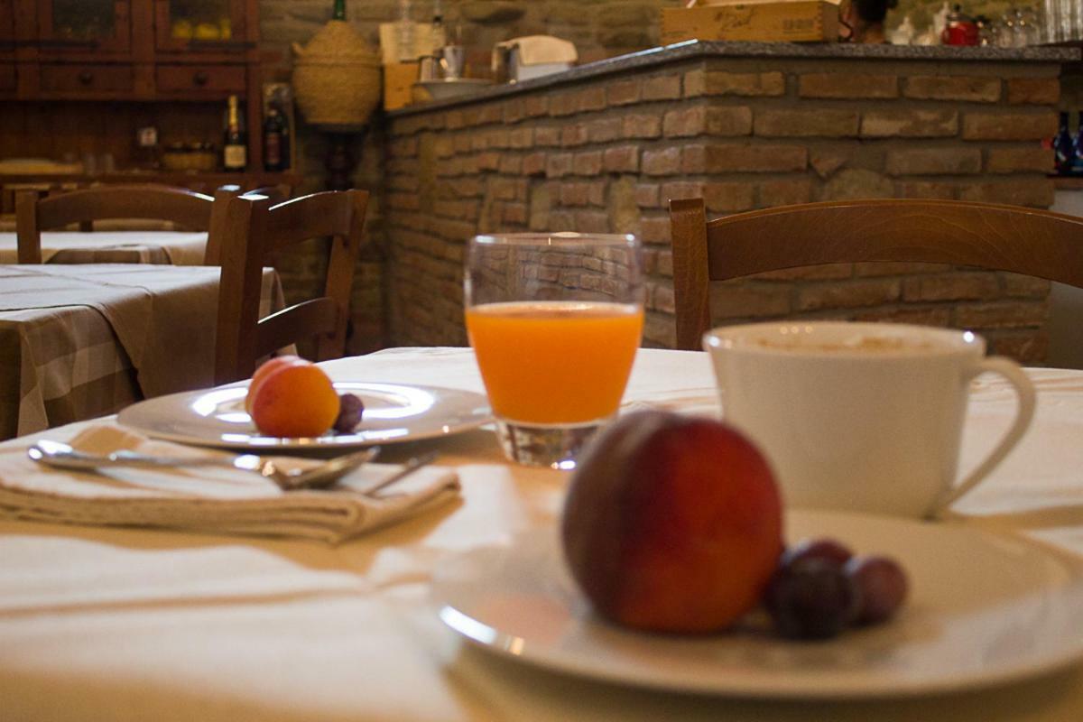 Agriturismo La Ca Veja Monforte D'Alba Eksteriør billede