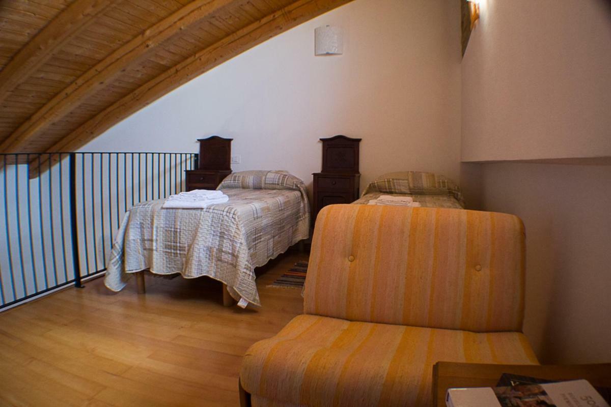 Agriturismo La Ca Veja Monforte D'Alba Eksteriør billede