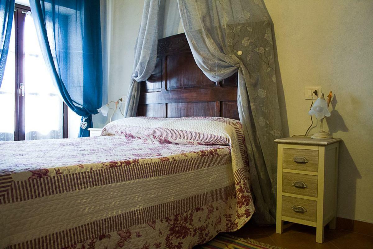 Agriturismo La Ca Veja Monforte D'Alba Eksteriør billede
